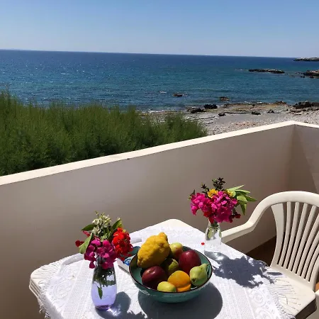 Taverna Akrogiali Hotel Loutro