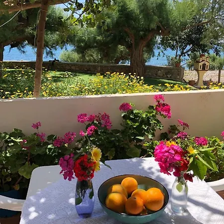 Taverna Akrogiali Hotel Loutro