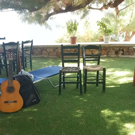 ホテル Taverna Akrogiali ルトロ