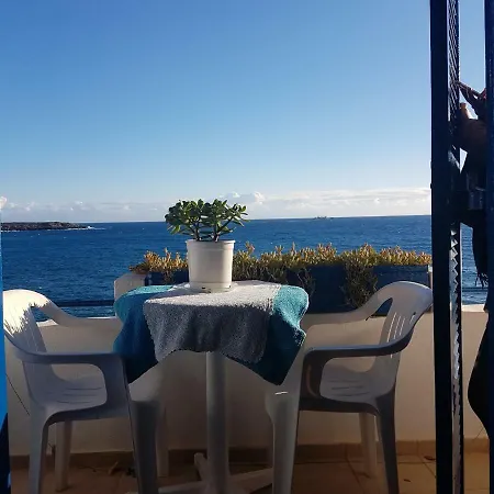 Taverna Akrogiali Loutro