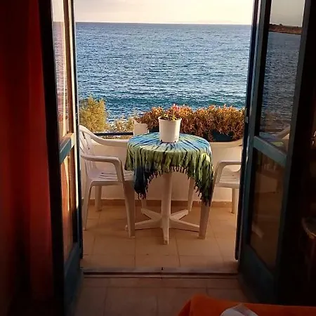 Taverna Akrogiali ホテル *